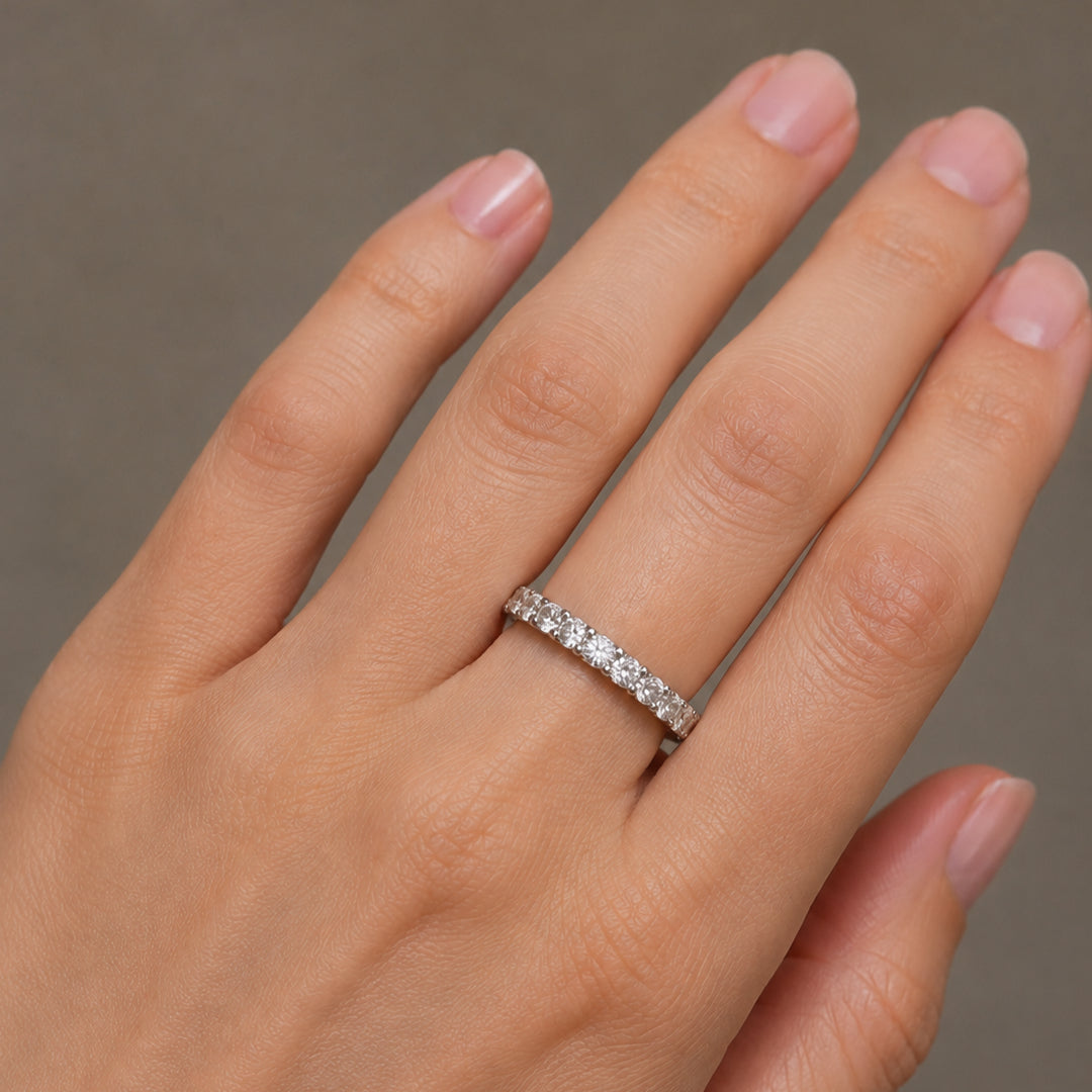 Livia Azzurro - Pierścionek Eternity AURA z diamentami 2,05 ct